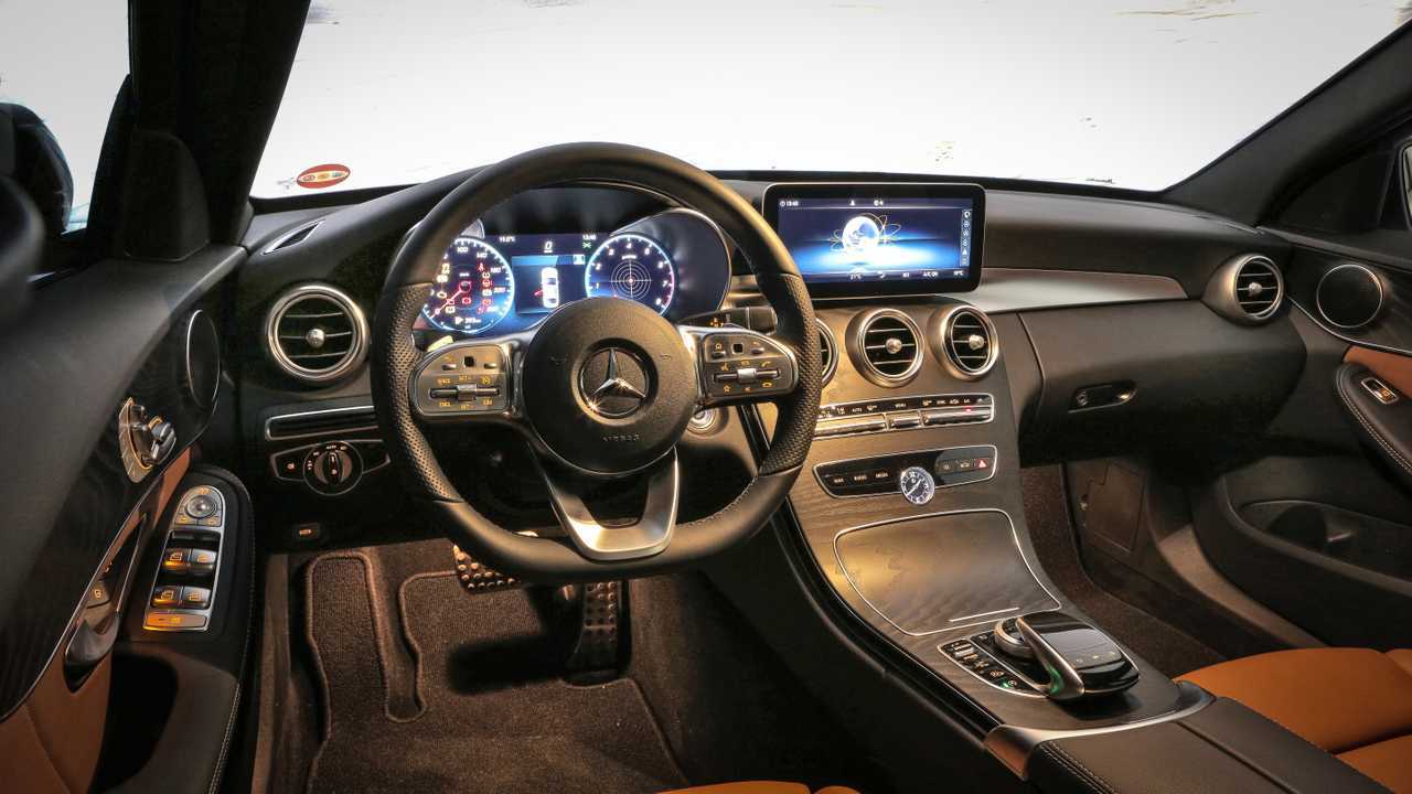 Comparativo: BMW 330i x Audi A4 x Mercedes C300