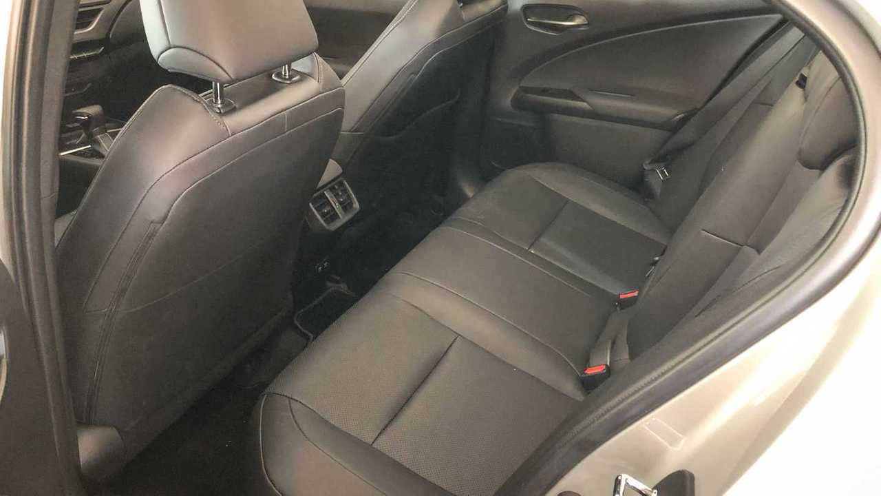 Lexus UX250h