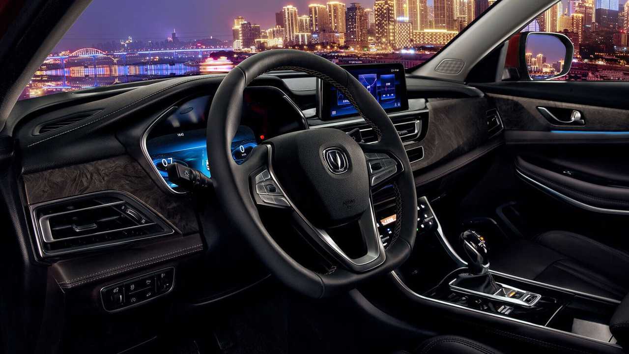 Обновленный кроссовер Changan CS75 для России
