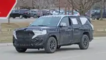 Jeep Grand Cherokee 7 posti spy photo