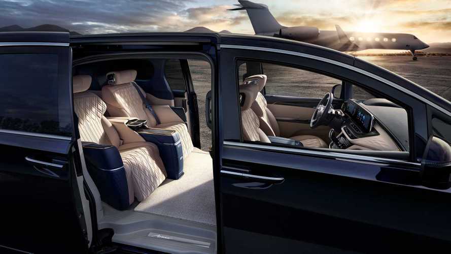 Buick Launches Four-Seat Super Luxurious Minivan In China