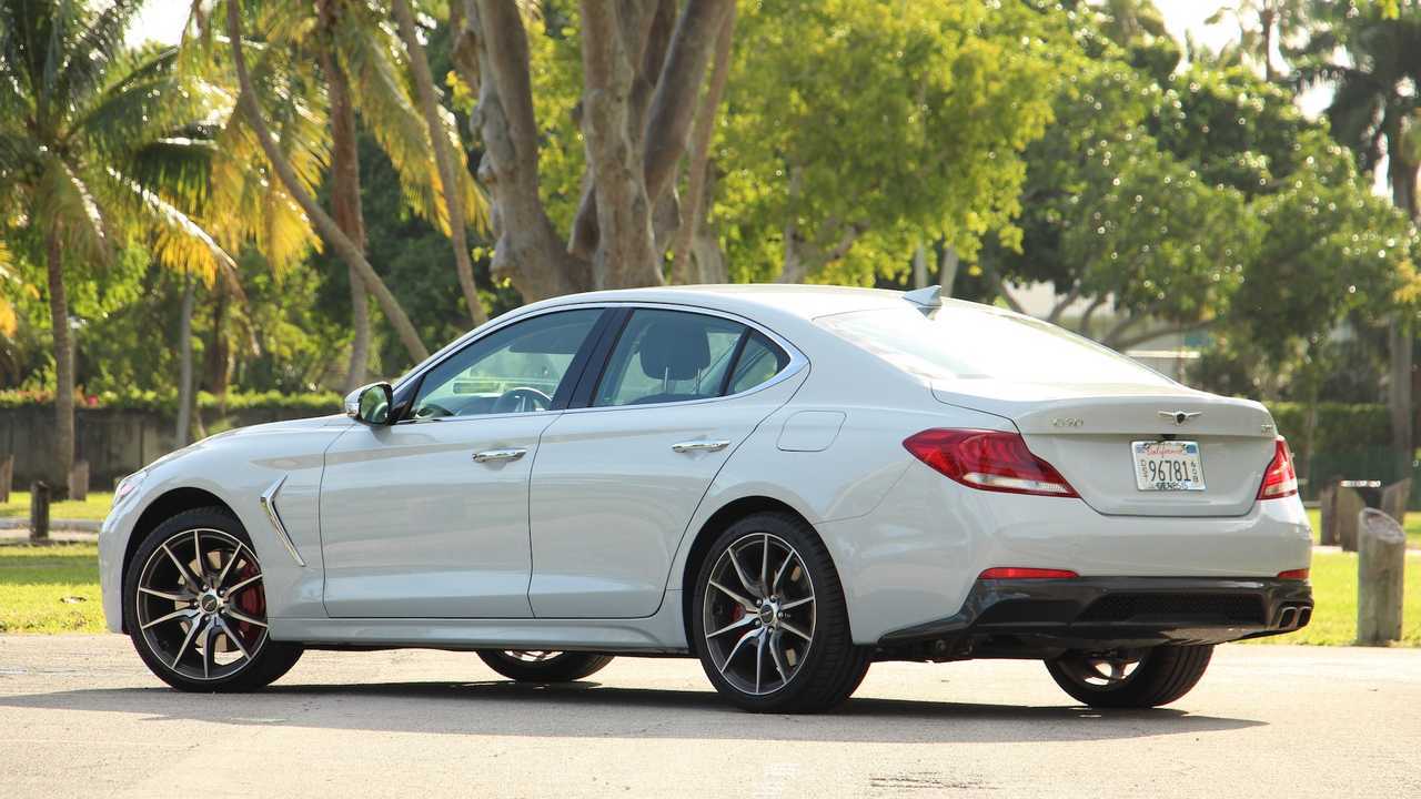 2020 Genesis G70 2.0T M/T: обзор