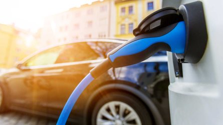 ricarica auto elettriche servizio pubblico adiconsum