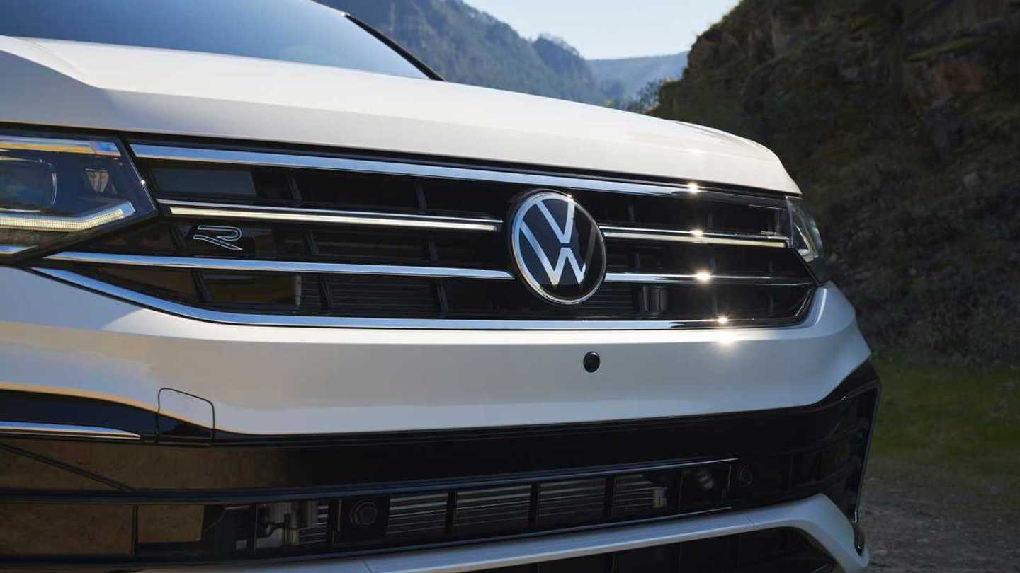 2022-volkswagen-tiguan-first-drive-review-stick-to-your-guns