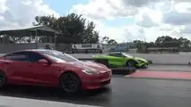 Carrera de aceleración entre el Tesla Model S Plaid y el McLaren 765LT