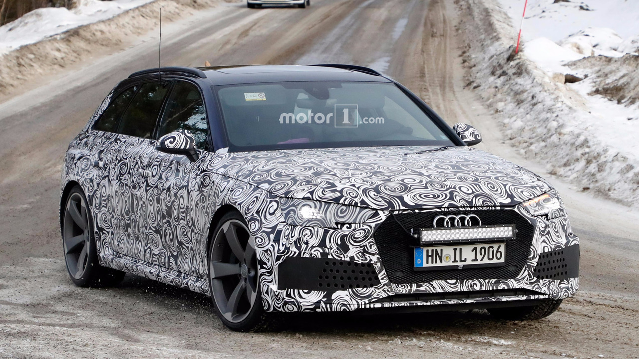 Audi RS4 Avant casus fotoğrafları