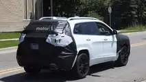 2018 Jeep Cherokee spy photo
