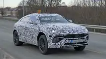2018 Lamborghini Urus spy photo