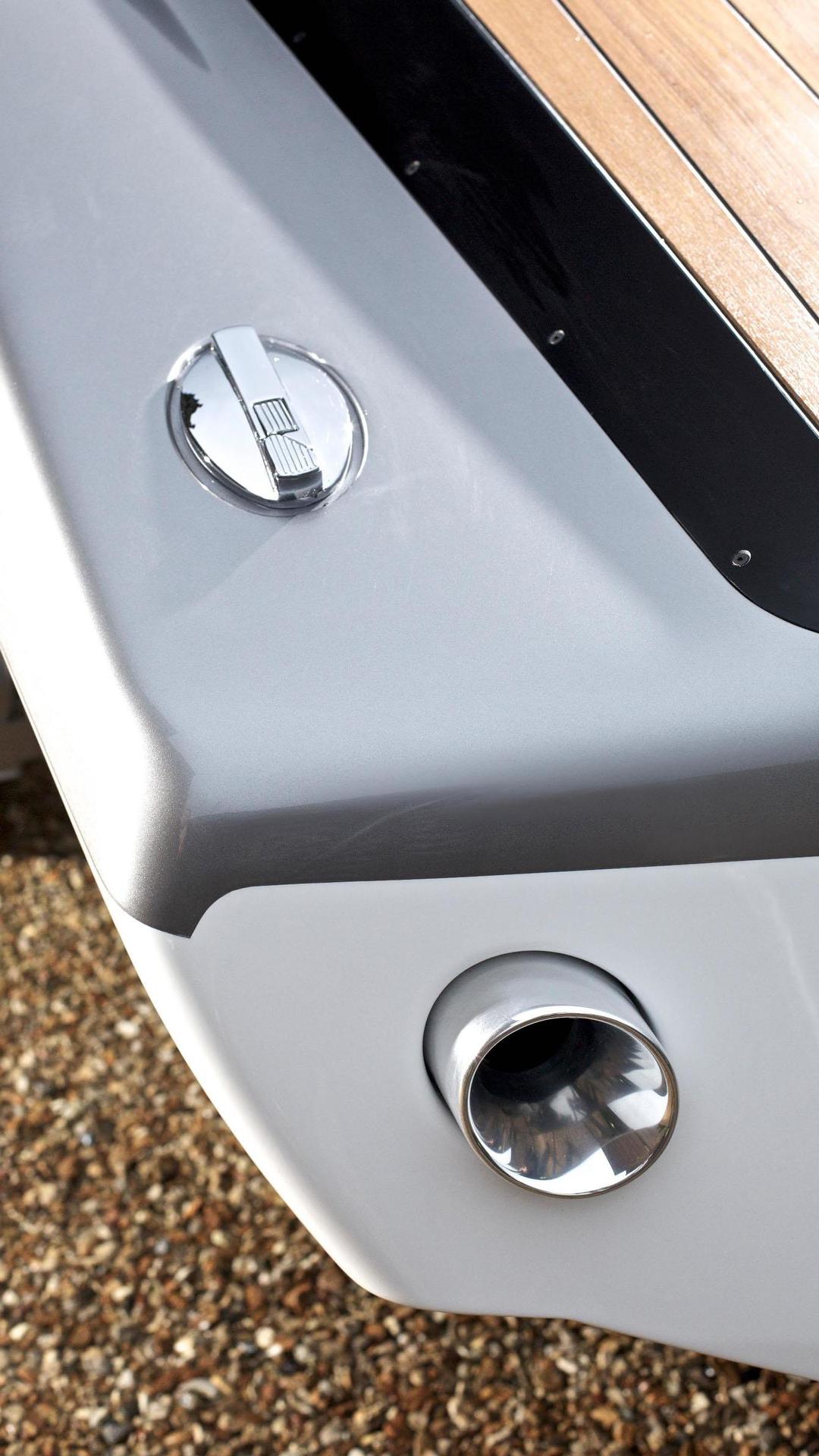 Jaguar speed boat concept introduced Photos