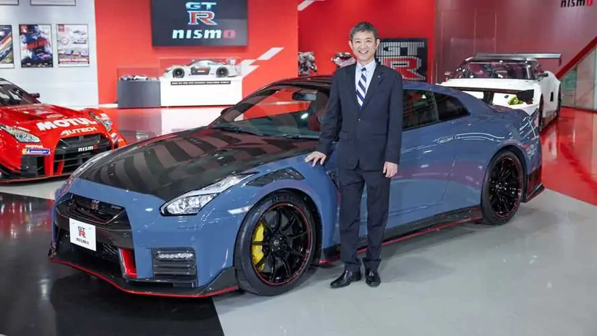 Nissan GT-R Nismo Special Edition Brings Exposed Carbon Fiber Hood