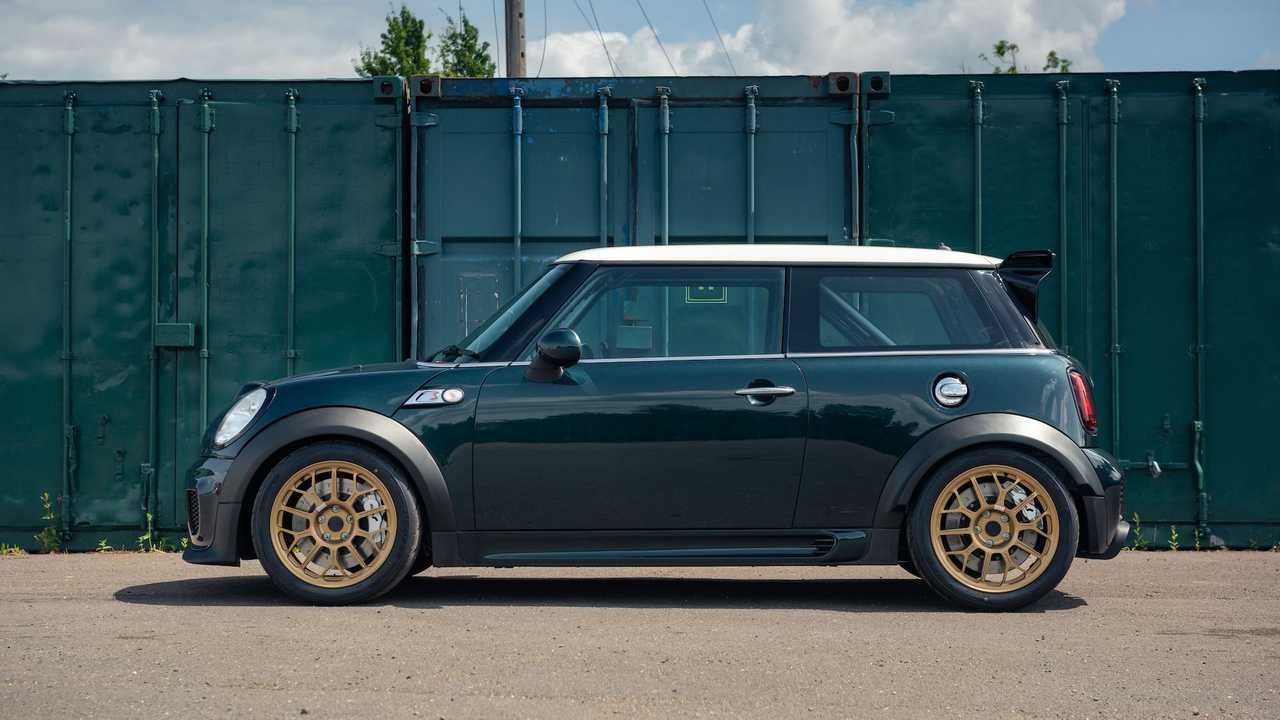 Mini с V8 от Powerflex