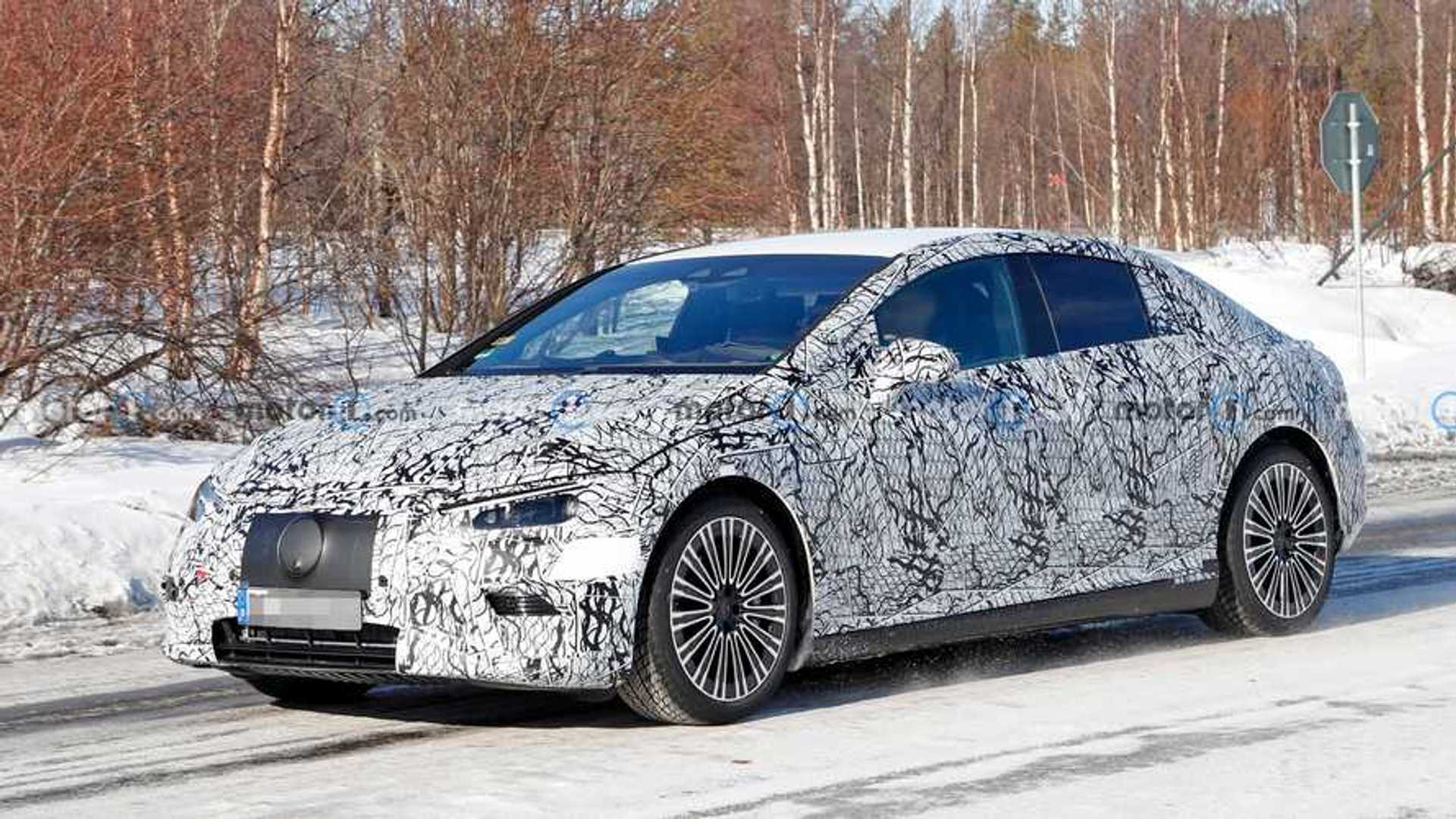 mercedes-benz-eqe-new-spy-photo-front-three-quarters.jpg