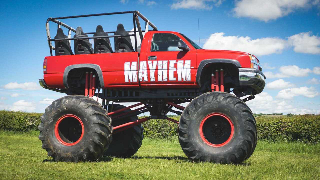 Chevrolet Silverado Monster Truck de 11 plazas