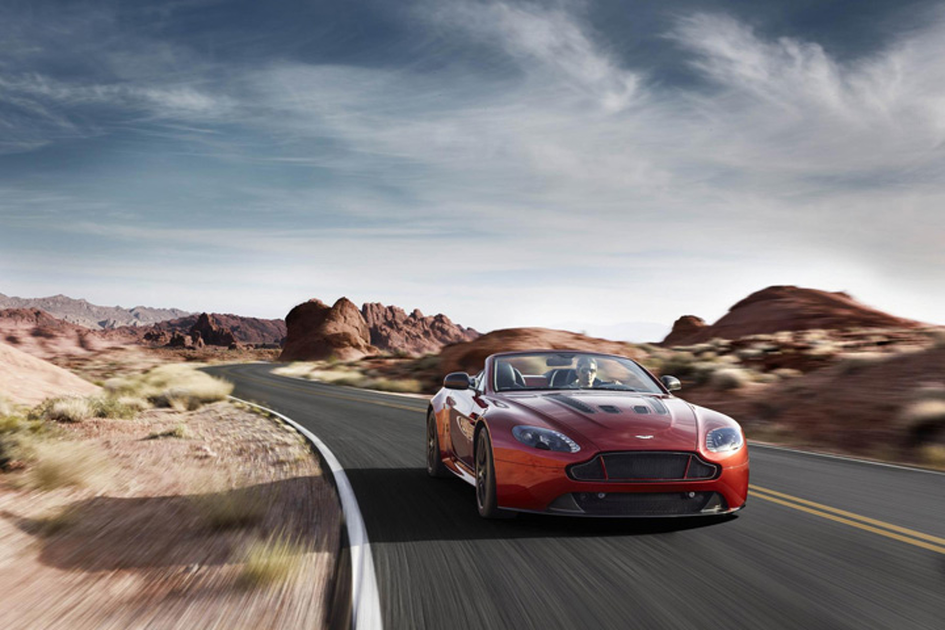 Dropped Top: Aston Martin Vantage S Roadster Unveiled