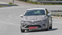 2017 Renault Clio facelift spy photo