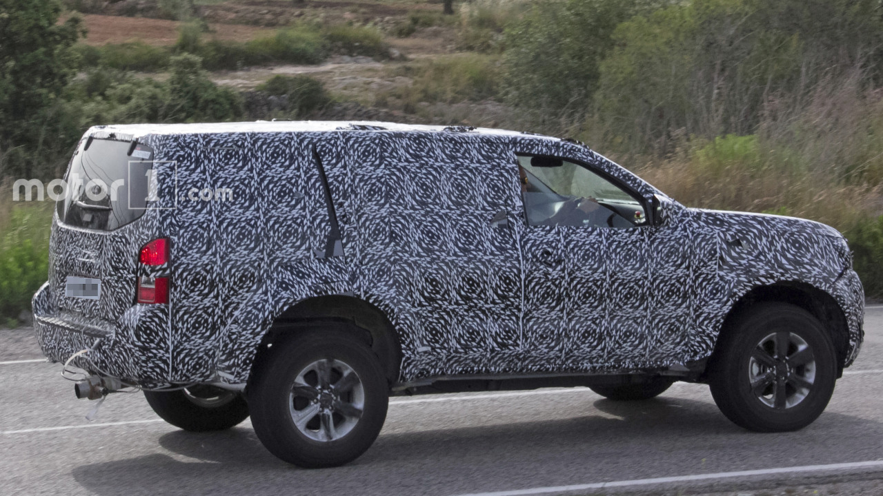 Nissan Navara SUV spy photo