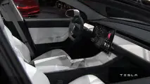 Tesla Model 3 tanıtılıyor