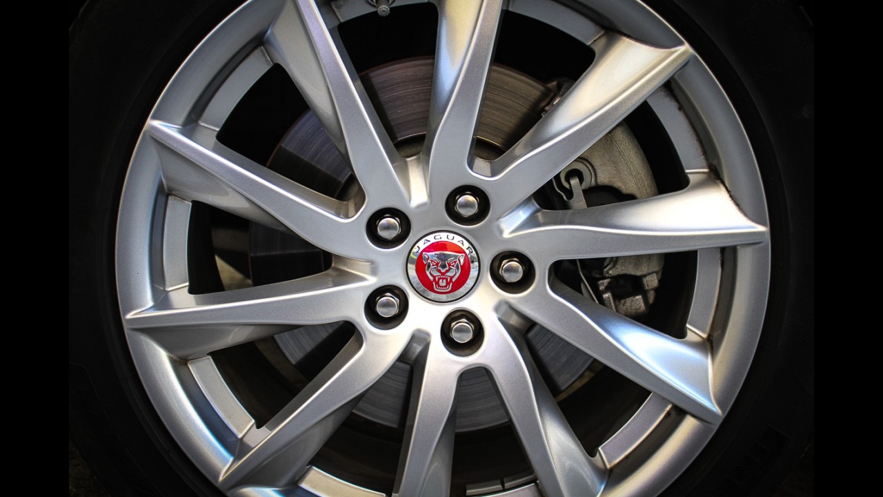 Avaliação: Jaguar XF Sport Luxury 2015 é predador em traje esporte-fino