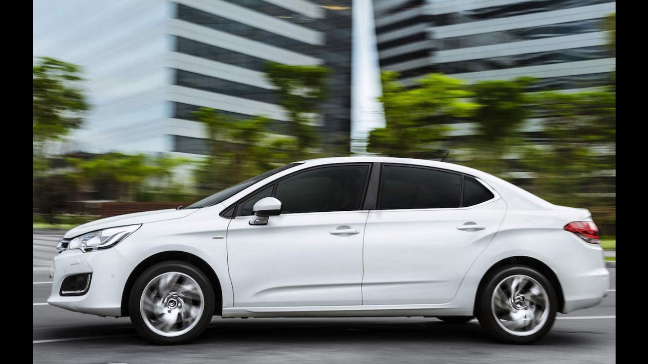 Citroën C4 Lounge 2017 ganha novos itens além do motor 1.6 THP em todas as versões