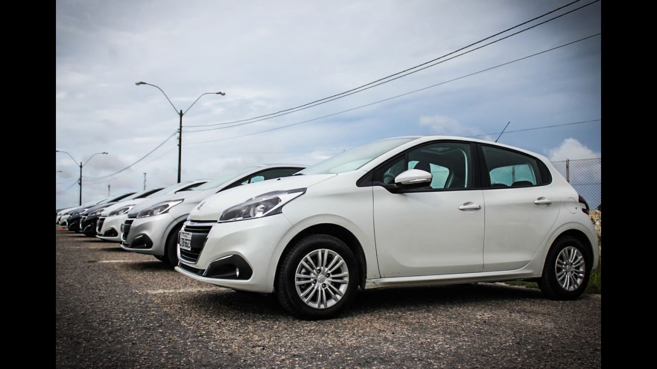 Peugeot lança novos 208 1.2 Puretech e 208 GT - veja preços