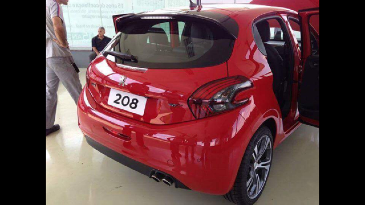 Novo flagra revela o "coração turbinado" do Peugeot 208 GT