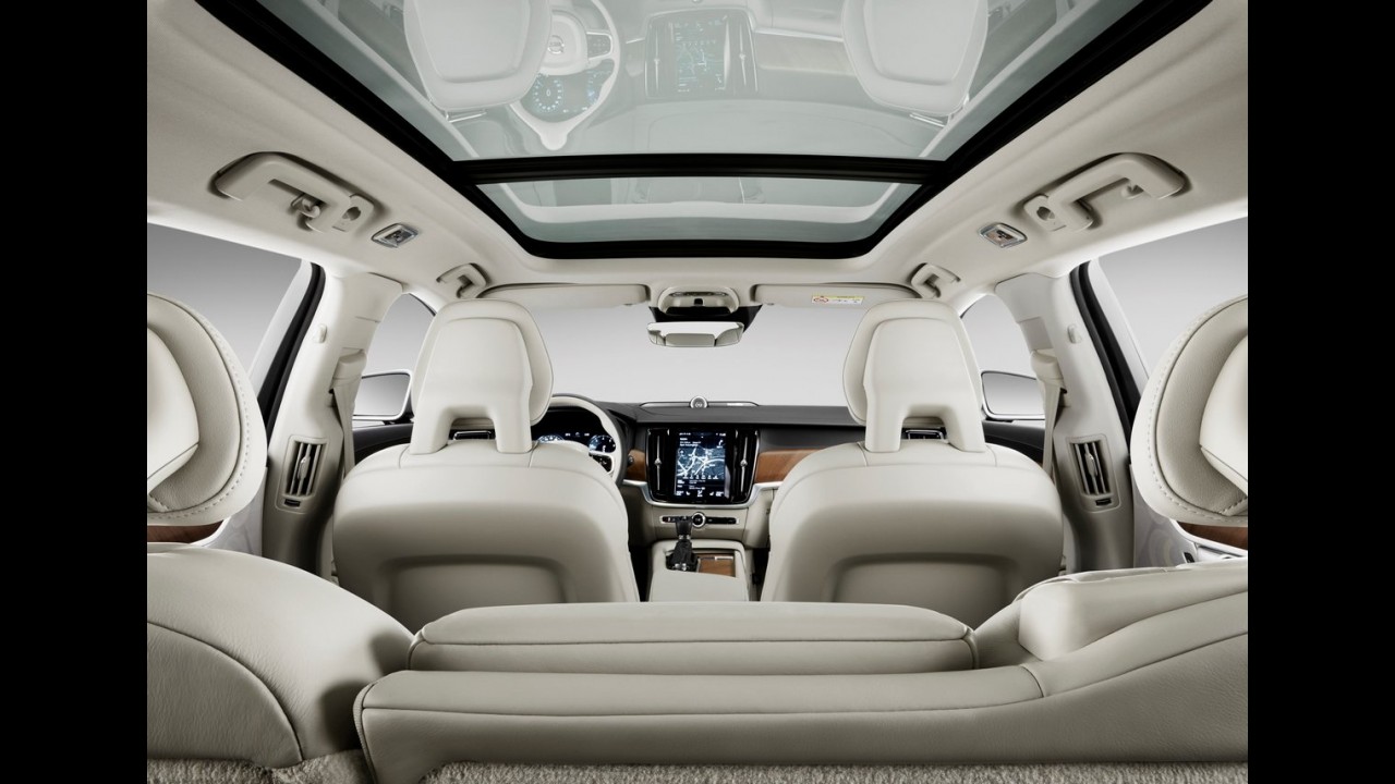 Bela e tecnológica, Volvo V90 chega ao mercado resgatando uma tradição