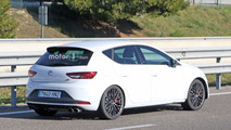 2017 SEAT Leon Cupra facelift spy photo