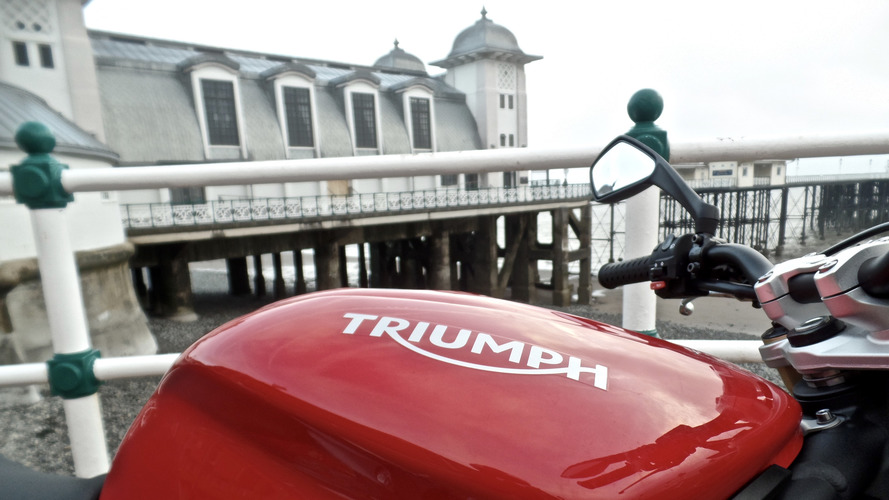 2016 Triumph Street Triple review