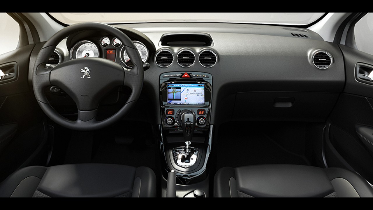 Peugeot 308 de cara nova chega neste mês - 308 importado pode ser cancelado