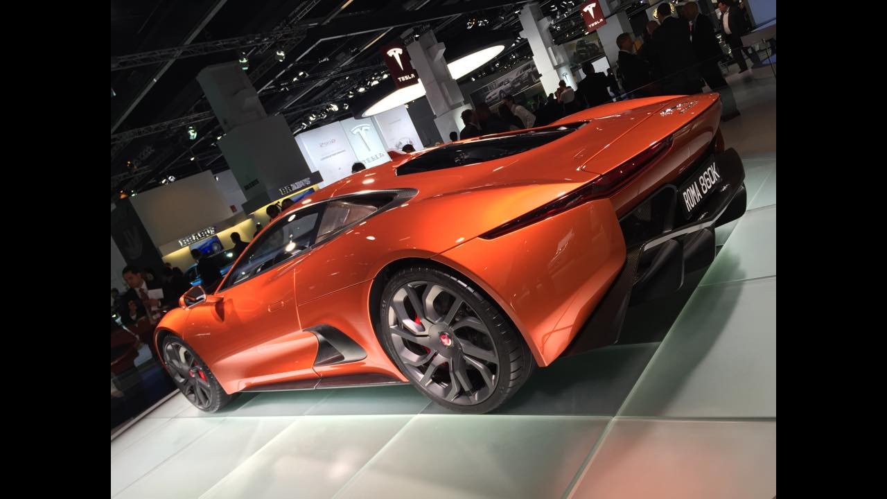 Massa pilota Jaguar C-X75, o supercarro do vilão de 007 Spectre