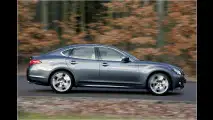 Infiniti M37 startet