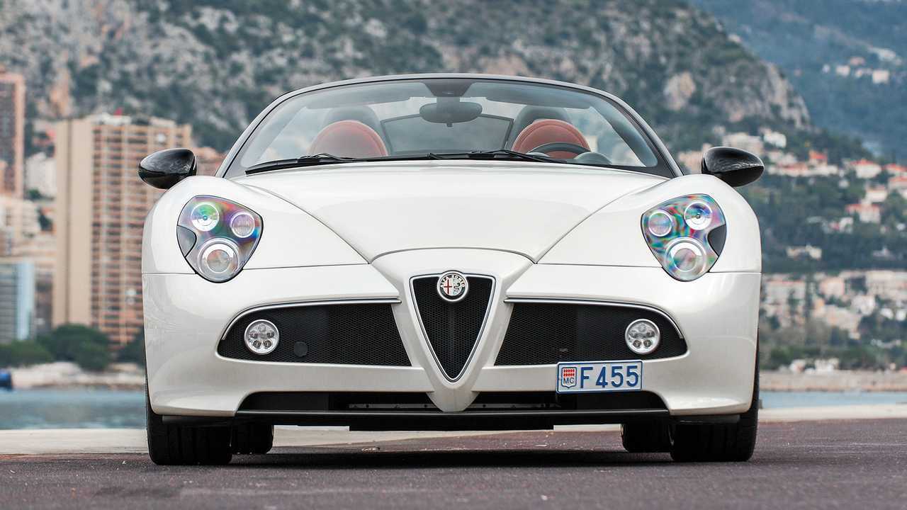 Nuova BMW Serie 4 Coupé vs Alfa Romeo Giulia, sfida di frontali