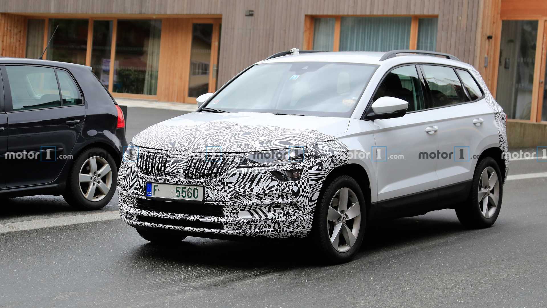 skoda-karoq-facelift-spy-photo.jpg