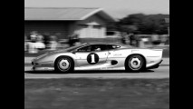 Jaguar XJ220, le foto storiche