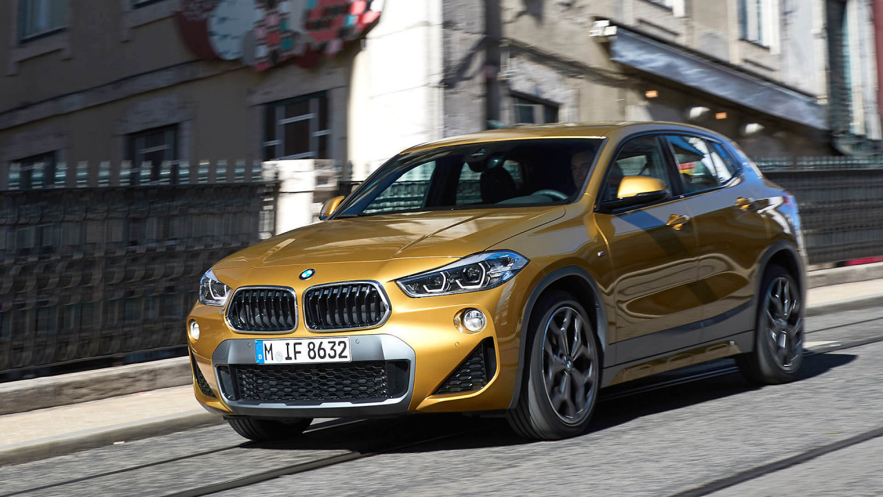 https://cdn.motor1.com/images/mgl/8y7rv/s3/test-bmw-x2.jpg