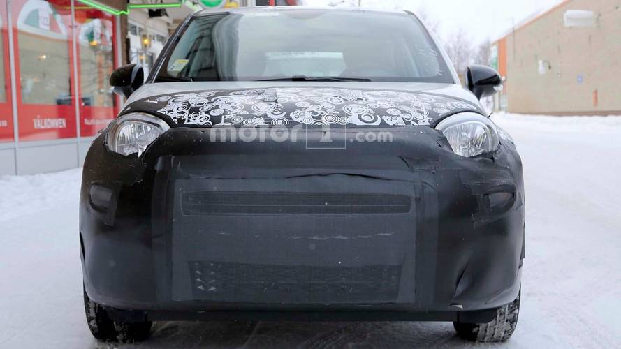 Facelifted Fiat 500X spied