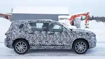 2020 Mercedes GLB spy photo