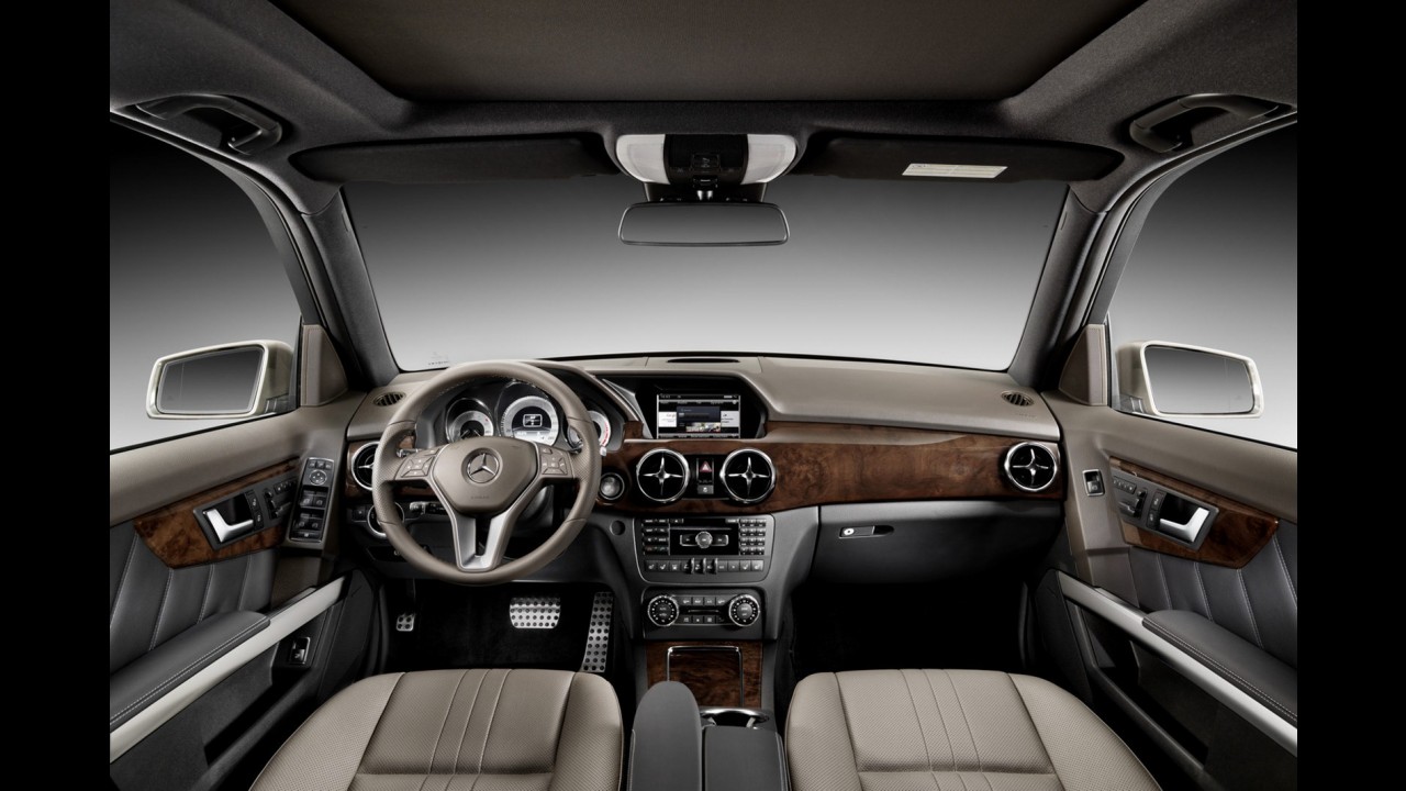 Mercedes-Benz revela primeiras imagens do GLK 2013 com visual reestilizado