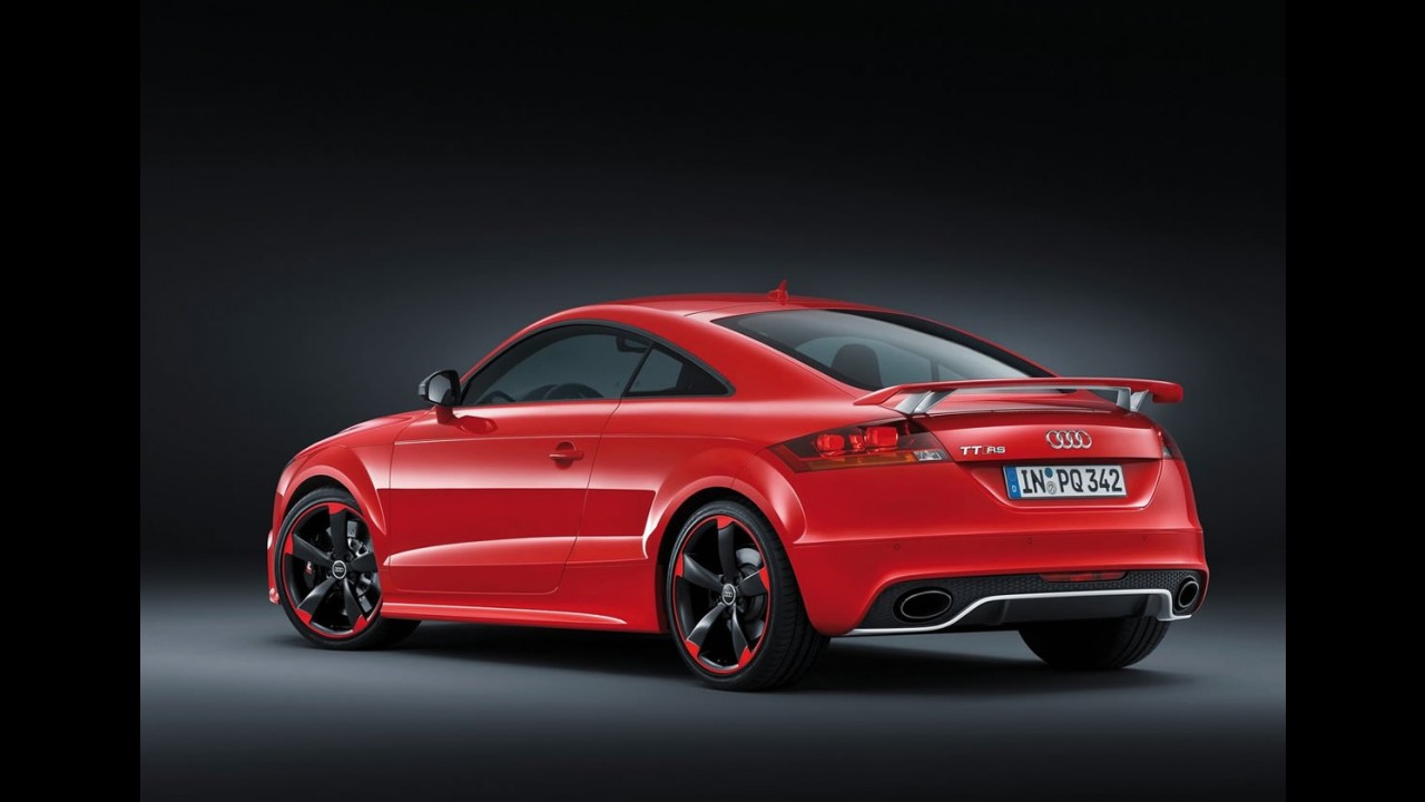 Audi apresenta o TT RS plus - Versão acelera de 0 a 100 km/h em 4,1 segundos