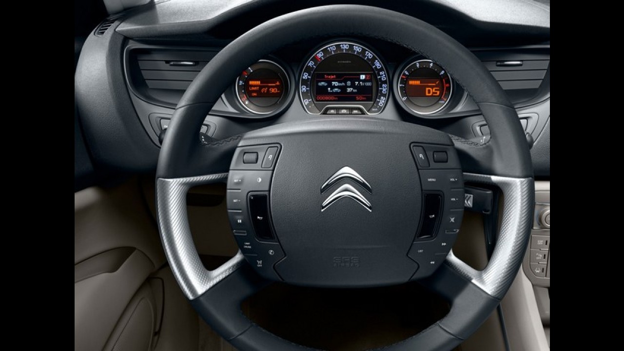 Citroën C5 2012 ganha leve reestilização