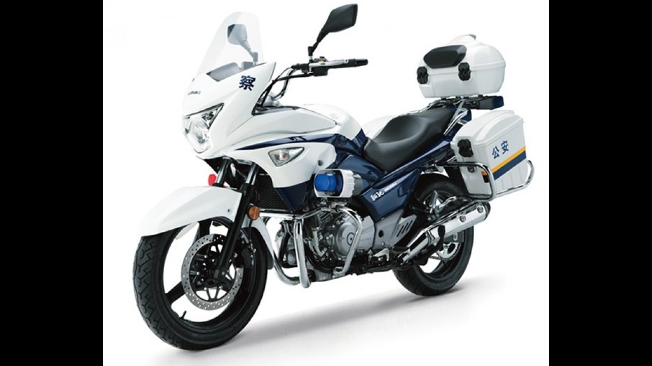 Suzuki lançará Inazuma carenada como GSR 250