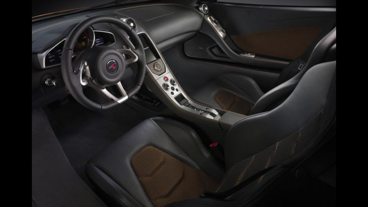 Adolescentes alugam McLaren MP4-12C com cartão de crédito roubado