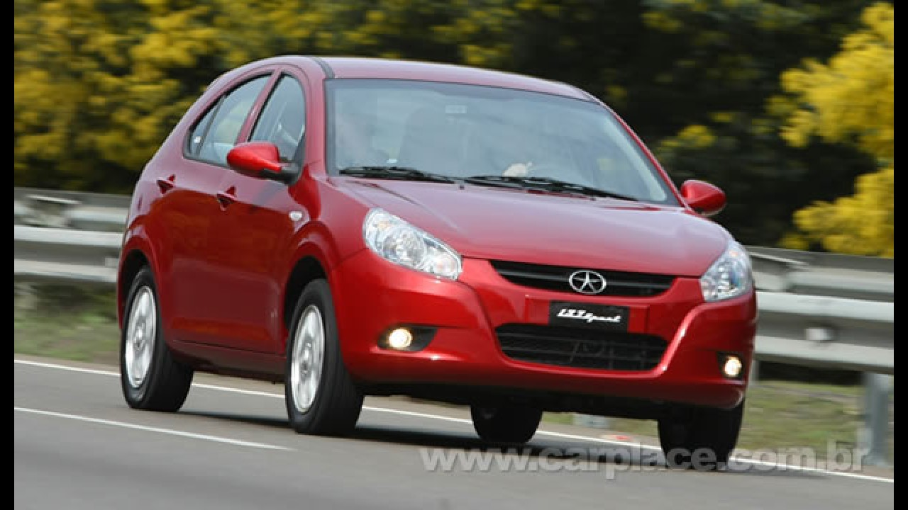 Segredo: Leitor flagra os chineses JAC J3 Sedan e Hatch em transporte no Brasil