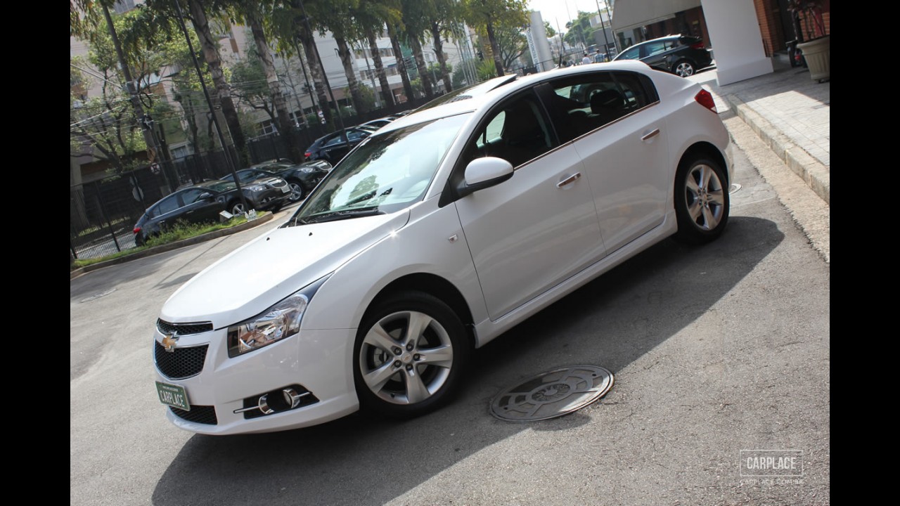 Análise CARPLACE (hatches médios): Golf coloca pressão sobre o Focus em junho