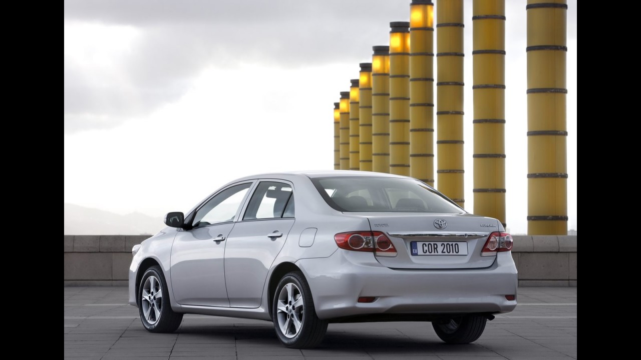 Europa: Toyota Corolla ganha alterações estéticas no modelo 2010 (2011)