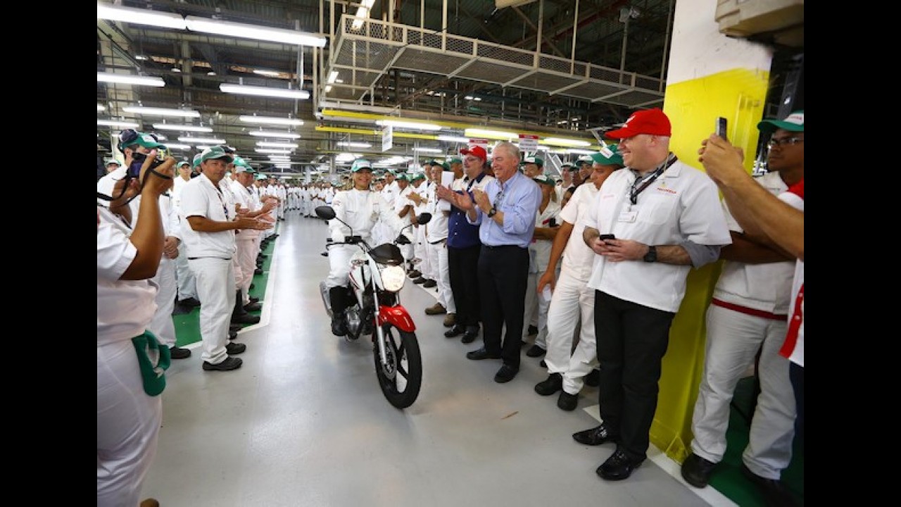Mercado: produção de motos despenca 30,7% em abril; vendas também caem