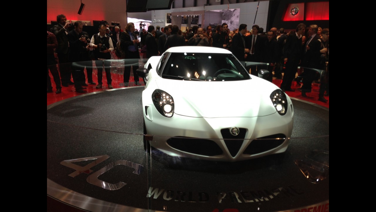 Direto de Genebra: 4C é o resgate do espírito Alfa Romeo