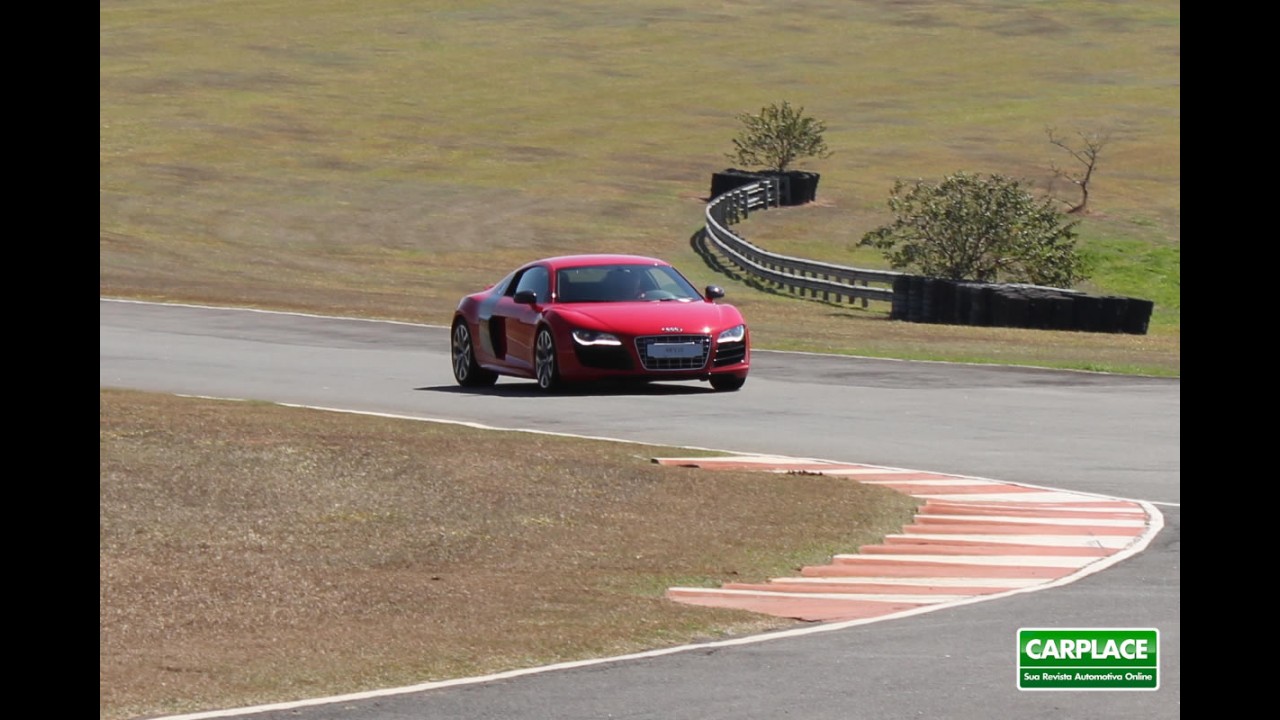Audi R8 5.2 FSI V10 quattro: Andamos a mais de 200 km/h com o superesportivo