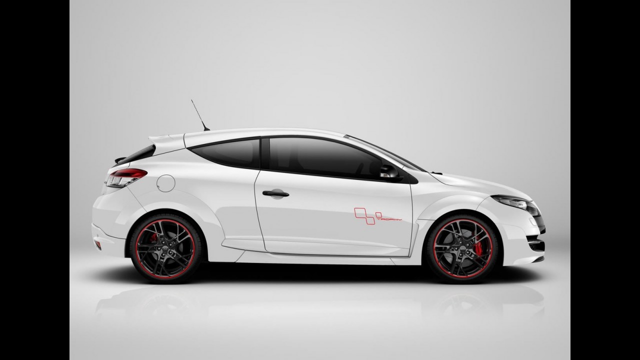 Renault Mégane RS Trophy 2012: série limitada em 500 unidades tem 265 cavalos