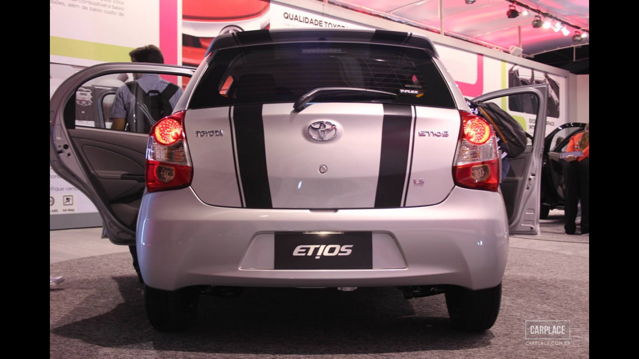 Novo Toyota Etios: Conhecemos ao vivo o novo popular japonês - Veja galeria de fotos
